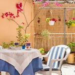 House Of Velenia - 2 Bedroom Near Old Town, Airport And Bus Station Lägenhet