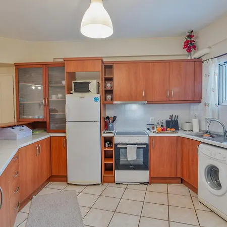 House Of Velenia - 2 Bedroom Near Old Town, Airport And Bus Station Lägenhet *