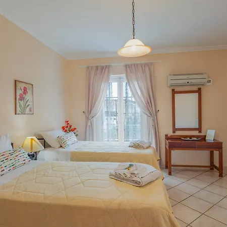 House Of Velenia - 2 Bedroom Near Old Town, Airport And Bus Station