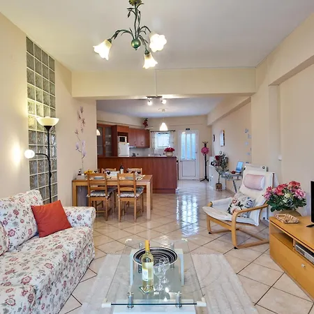House Of Velenia - 2 Bedroom Near Old Town, Airport And Bus Station