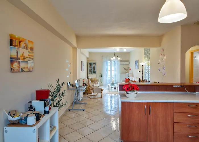 House Of Velenia - 2 Bedroom Near Old Town, Airport And Bus Station