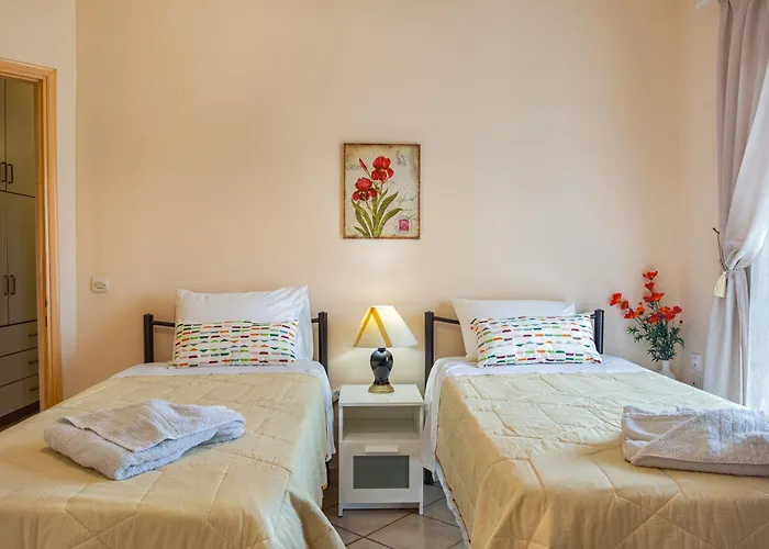 House Of Velenia - 2 Bedroom Near Old Town, Airport And Bus Station דירה *
