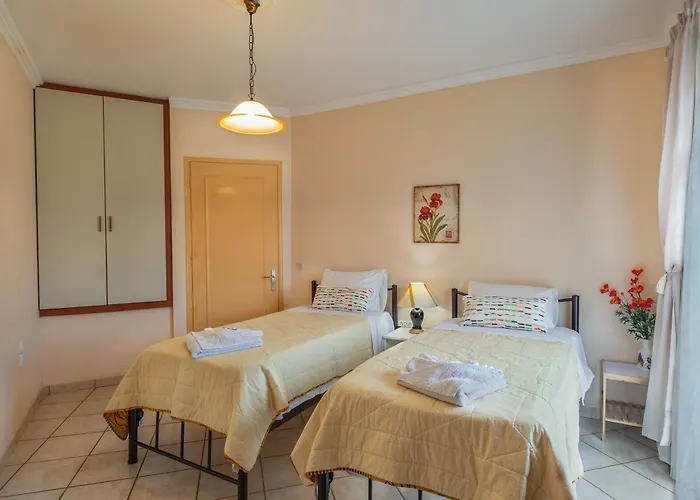 Apartament House Of Velenia - 2 Bedroom Near Old Town, Airport And Bus Station *